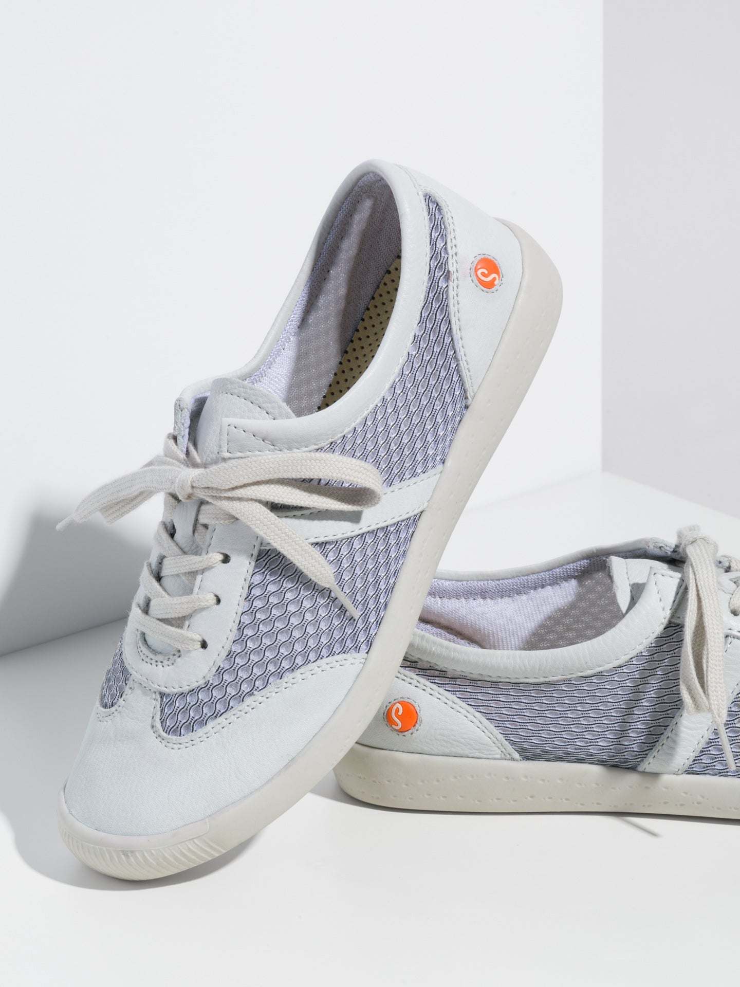 Softinos Ténis com Atacadores em Branco